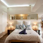 Bedrock Strand Family 4 Sleeper With Private Bathroom